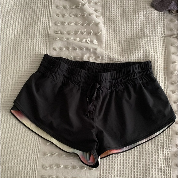 Aritzia TNA Athletic Shorts - Picture 1 of 3